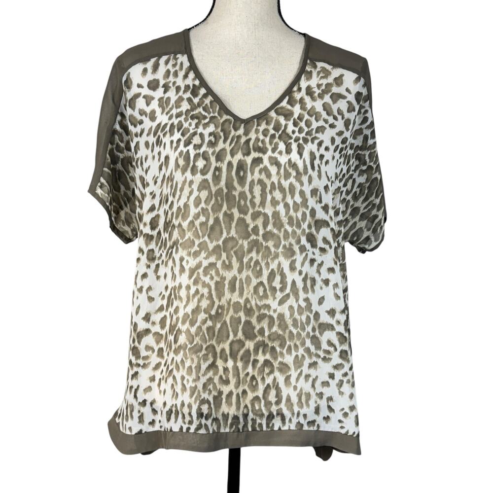 Chico’s SZ 1 (Medium) Top Leopard Print Sheer Dolman Sleeves Hi-Low Hem V-Neck